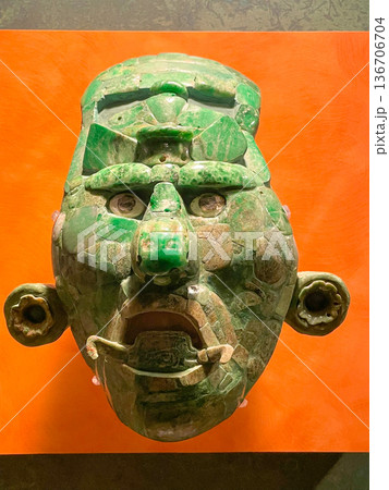 メキシコ国立人類学博物館　ヒスイの仮面 136706704