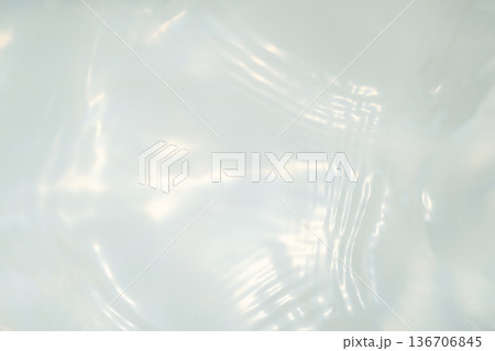 水・水面・波紋・キラキラ・テクスチャ・背景 136706845
