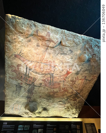 メキシコ国立人類学博物館の展示物 136706849