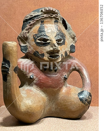 メキシコ国立人類学博物館の展示物 メキシコ国立人類学博物館の展示物 136706852