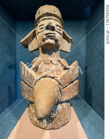 メキシコ国立人類学博物館の展示物 136706856
