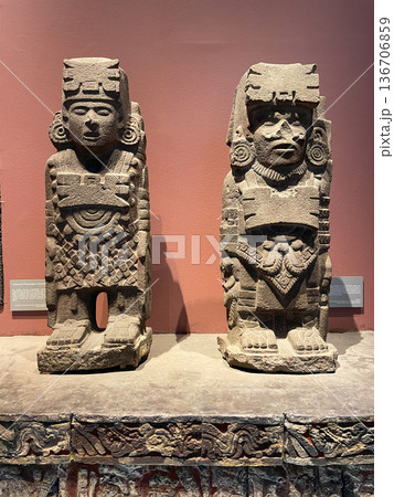 メキシコ国立人類学博物館の展示物 メキシコ国立人類学博物館の展示物 136706859