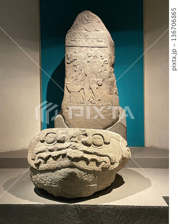 メキシコ国立人類学博物館の展示物 136706865