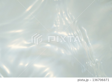 水・水面・波紋・キラキラ・テクスチャ・背景 136706871
