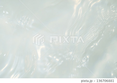 水・水面・波紋・キラキラ・テクスチャ・背景 136706881
