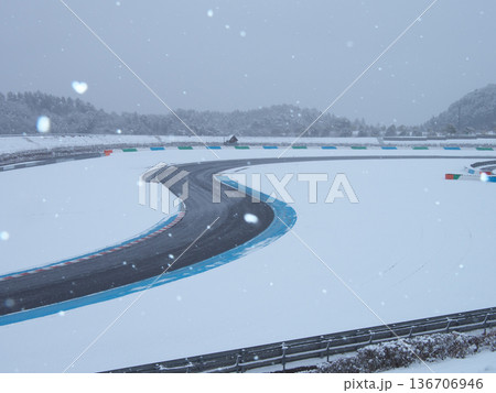 雪が降ったサーキット 2月 雪が降ったサーキット 2月 136706946