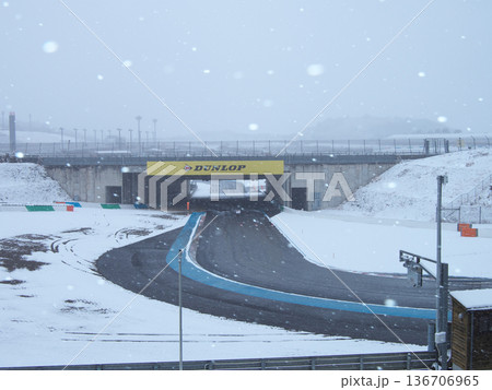 雪が降ったサーキット 2月 雪が降ったサーキット 2月 136706965