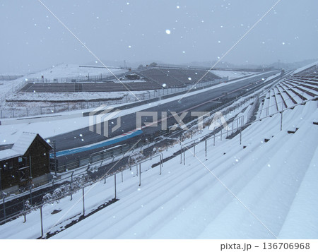 雪が降ったサーキット 2月 雪が降ったサーキット 2月 136706968