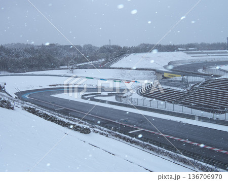 雪が降ったサーキット 2月 雪が降ったサーキット 2月 136706970