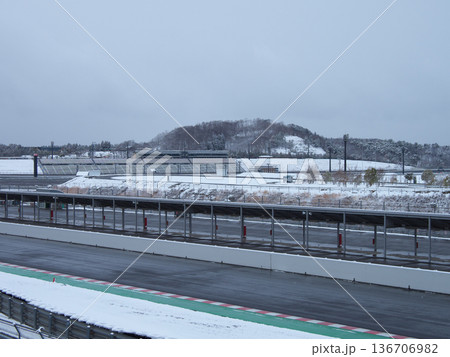 雪が降ったサーキット 2月 雪が降ったサーキット 2月 136706982