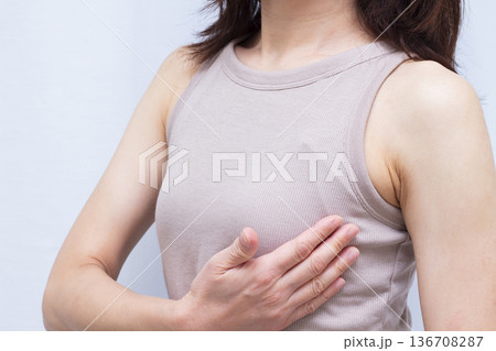 乳がん 136708287