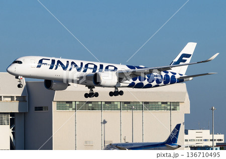 FINN AIR A350-900成田空港 136710495