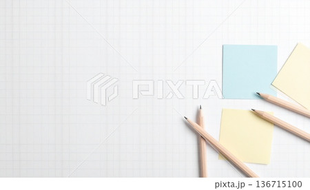 清潔な白い方眼紙のテクスチャ 清潔な白い方眼紙のテクスチャ 136715100