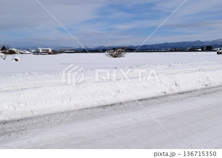 東北地方の雪景色 山形県庄内 東北地方の雪景色 山形県庄内 136715350