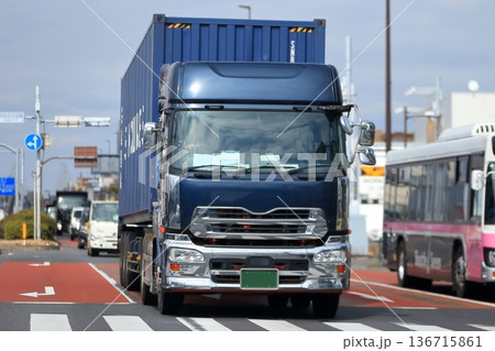 トレーラートラック トレーラートラック 136715861