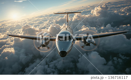 超広角で逆光の縁取りを受ける通勤型プロペラ機を大胆構図で 136716117