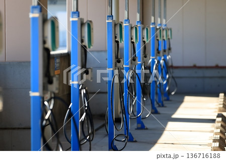電気自動車の充電器 電気自動車の充電器 136716188
