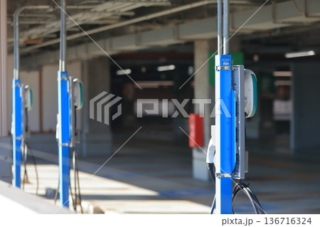 電気自動車の充電器 電気自動車の充電器 136716324