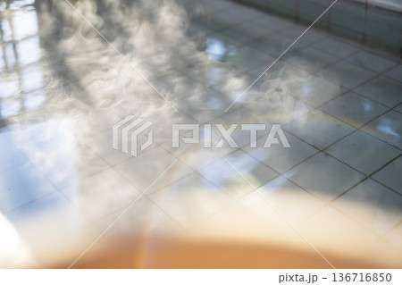 ポカポカ温泉のイメージ　ハワイ温泉 136716850