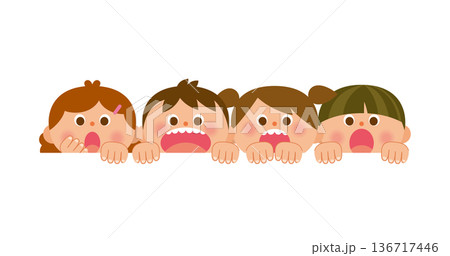 下を覗き込む子供 136717446