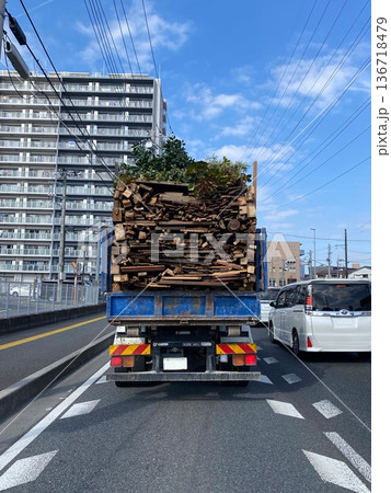 解体業者 トラック 136718479