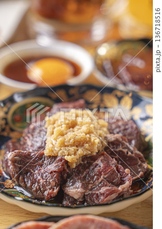 美味しそうなお肉の写真 焼肉 136718516