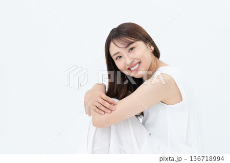 若い女性のスキンケア 若い女性のスキンケア 136718994