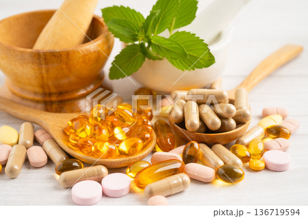 Fish oil vitamin with EPA and DHA,Alternative medicine herbal organic capsule with vitamin E omega 3. 136719594