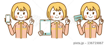 コンビニ女性店員がスマホとカードを案内｜店員スマホタブレットカード 136719867