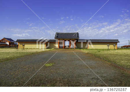 酒田　城輪柵跡　東大路と東門　山形県酒田市 136720287