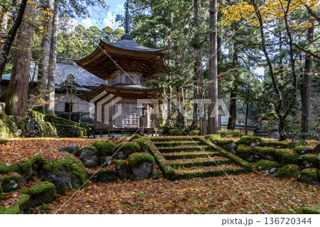 永平寺　報恩塔 136720344