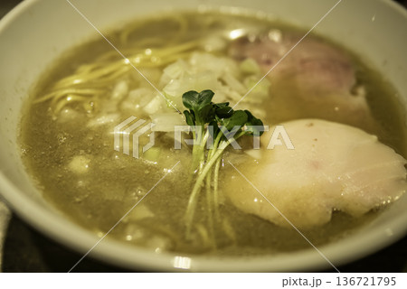 魚介のヘルシーラーメン 136721795