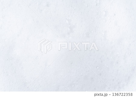 石鹸の白い泡のクローズアップ 136722358