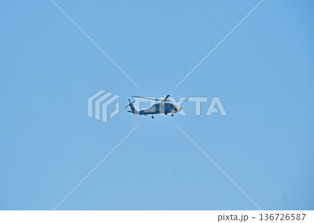 US Navy　浦賀水道　SH-60R　Seahawk 136726587