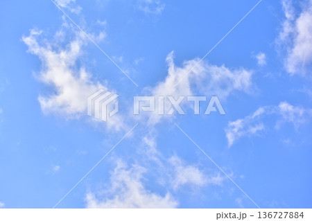 青空と雲 136727884