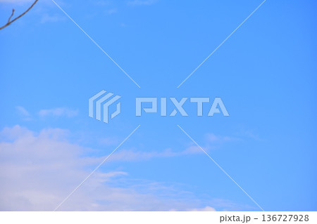 青空と雲 136727928