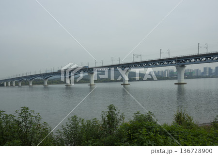 Han River bike path 136728900