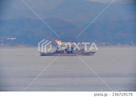 海上自衛隊　浦賀水道　ちよだ　ASR-404　潜水艦救難艦 136729178