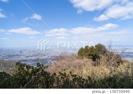 高安山駅の展望台から見た景色（生駒山地） 136730040