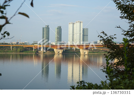 Han River bike path Han River bike path 136730331