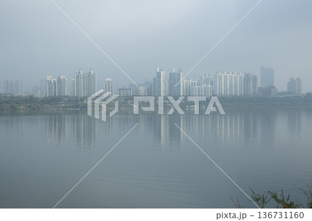 Han River bike path 136731160