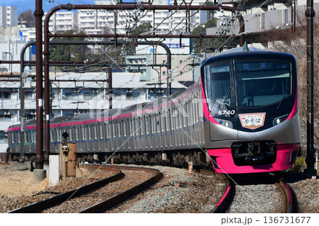 京王5000系2代目5740F冬そばヘッドマーク付 京王5000系2代目5740F冬そばヘッドマーク付 136731677