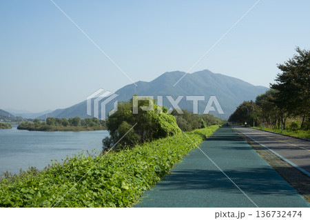 Han River bike path Han River bike path 136732474