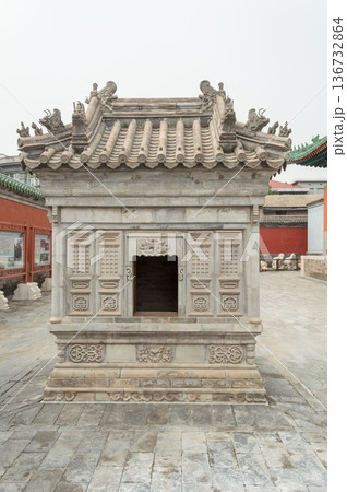 Incense burner in the Temple of Ancient Monarchs in Xicheng District in Beijing, China 136732864