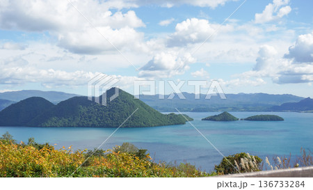 北海道洞爺湖の展望台からの眺め(2025年9月撮影) 北海道洞爺湖の展望台からの眺め(2025年9月撮影) 136733284