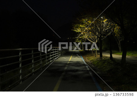 Han River bike path Han River bike path 136733598