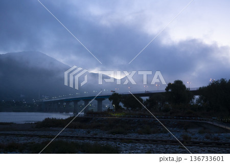 Han River bike path Han River bike path 136733601