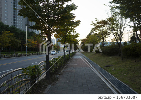 Han River bike path 136733687