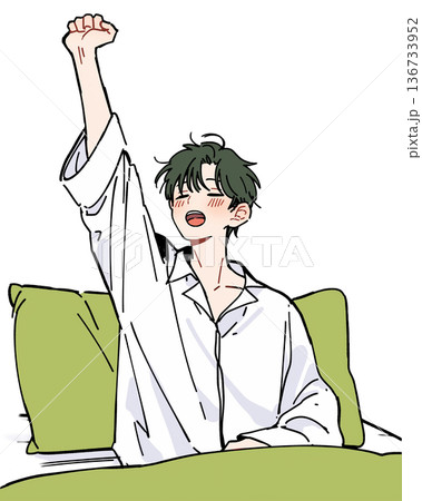 寝起きの男性 136733952