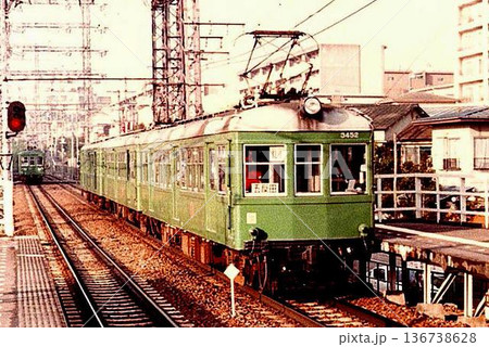 東急池上線 3450形デハ3452 洗足池駅 東急池上線 3450形デハ3452 洗足池駅 136738628
